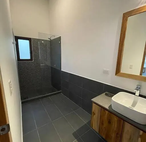 Сasa de vacaciones Turtle Townhome #4 Private Pool & Garden 300mtrs To