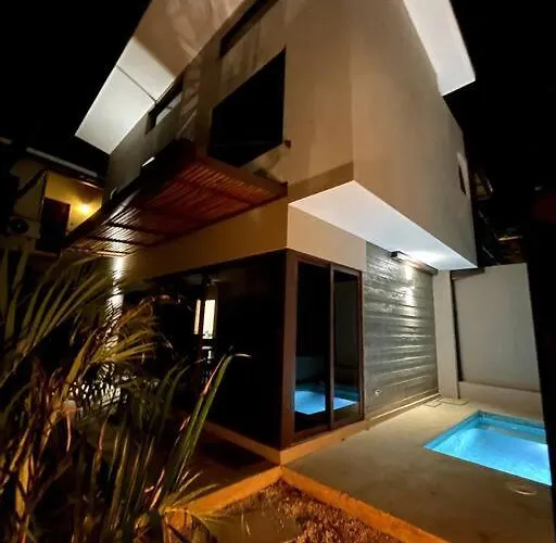 Turtle Townhome #4 Private Pool & Garden 300mtrs To