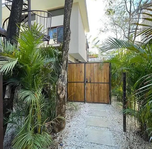 Сasa de vacaciones Turtle Townhome #4 Private Pool & Garden 300mtrs To *